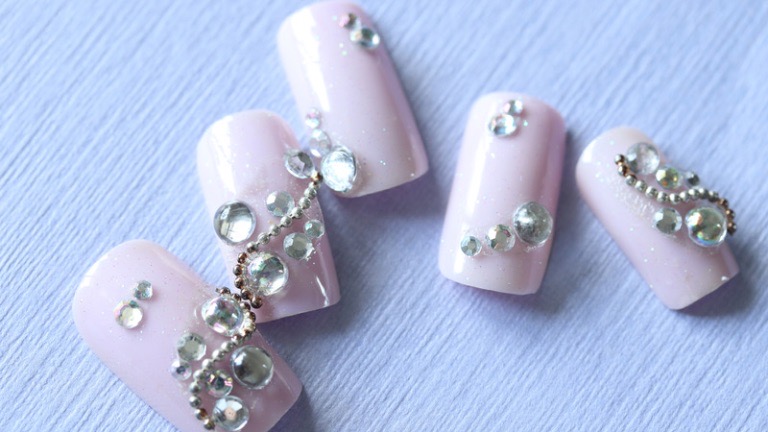 ネイルスクールで学ぶネイルデザイン