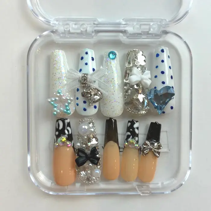 中学1年生・R.Nさんのネイルチップ作品